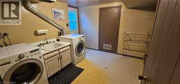 71 MARGATE Avenue | Hamilton Ontario | Slide Image Forty-six