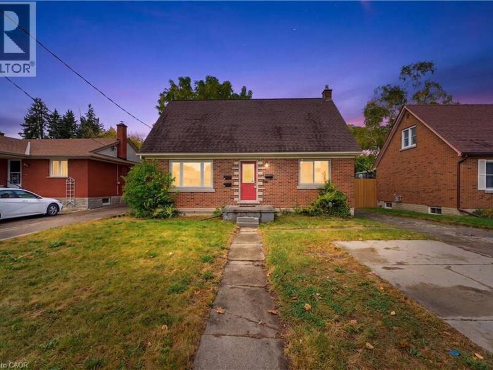 25 MEINZINGER Avenue, Kitchener, Ontario N2T 3T3