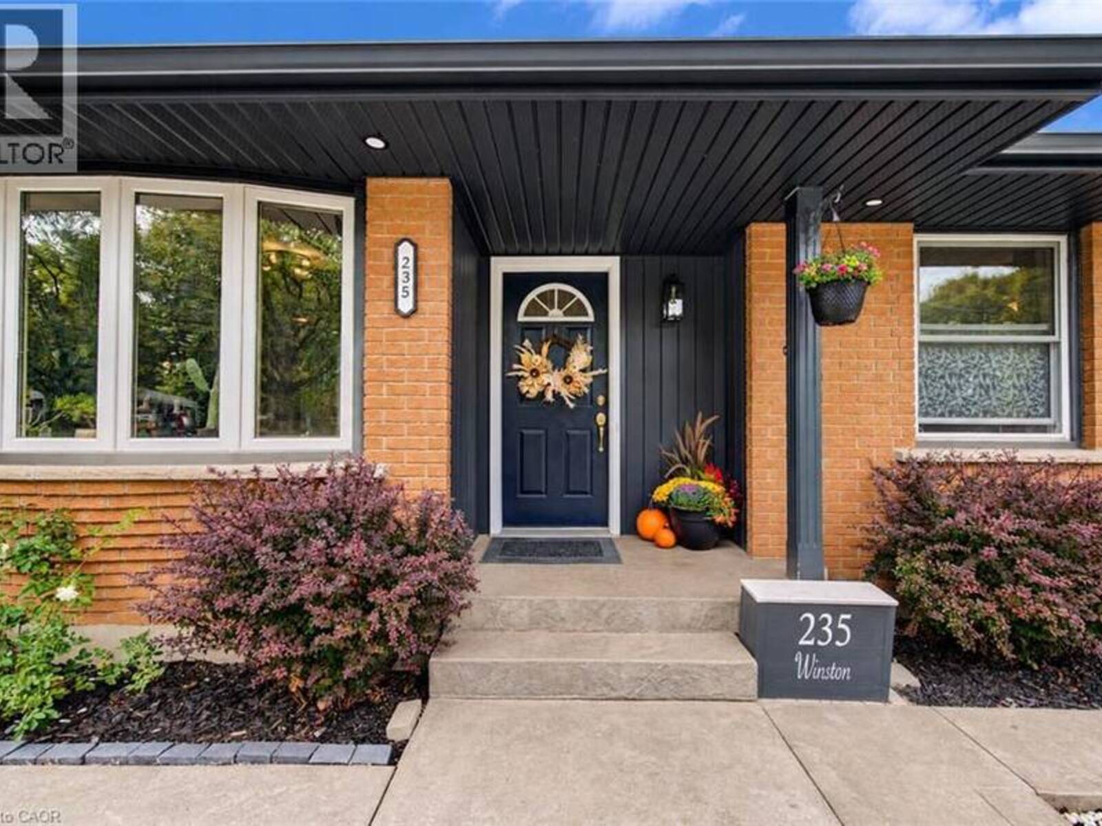 235 WINSTON Boulevard, Cambridge, Ontario N3C 1M4