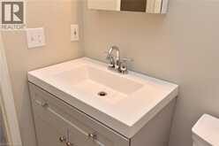 157 SILVERBIRCH Boulevard | Hamilton Ontario | Slide Image Twelve