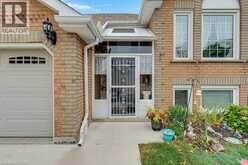94 DAWN Crescent | Cambridge Ontario | Slide Image Two