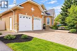 137 PINEHILL Drive | Hamilton Ontario | Slide Image Two