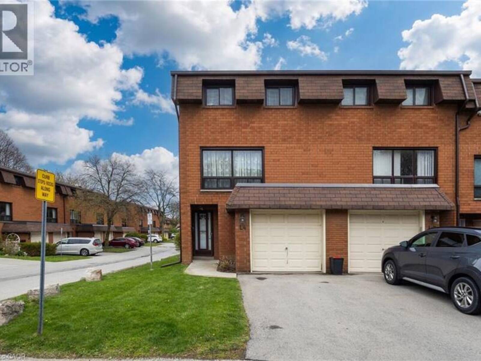 444 STONE CHURCH Road W Unit# L4, Hamilton, Ontario L9B 1R1