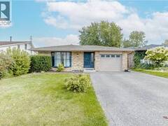 2358 ARNOLD Crescent Burlington Ontario, L7P 4G3