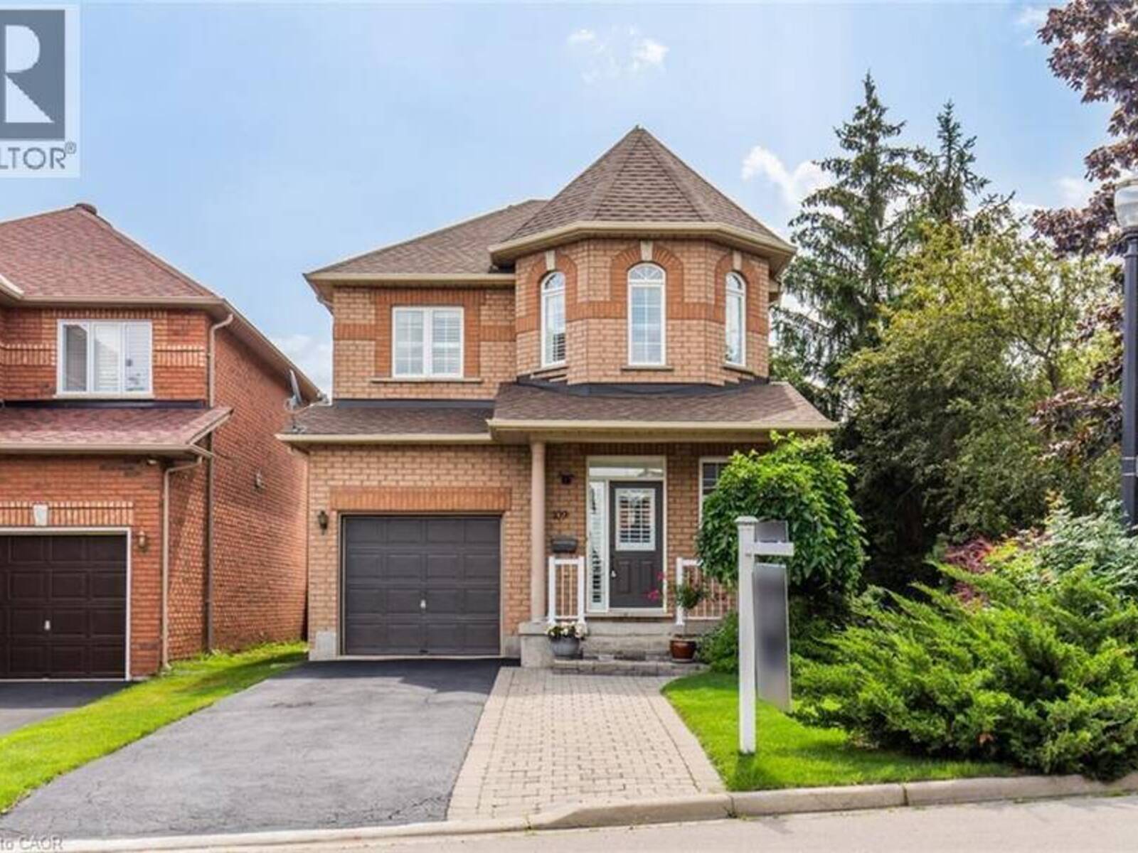 109 PEACHWOOD Crescent, Hamilton, Ontario L8E 5Z7