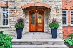 4278 CLUBVIEW Drive | Burlington Ontario | Slide Image Three
