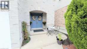 68 BENJAMIN Drive | Hamilton Ontario | Slide Image Three