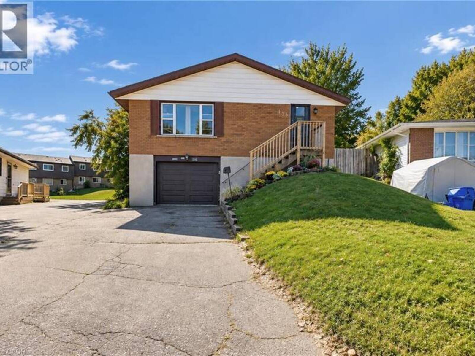 135 CEDARHILL Crescent, Kitchener, Ontario N2E 1R3