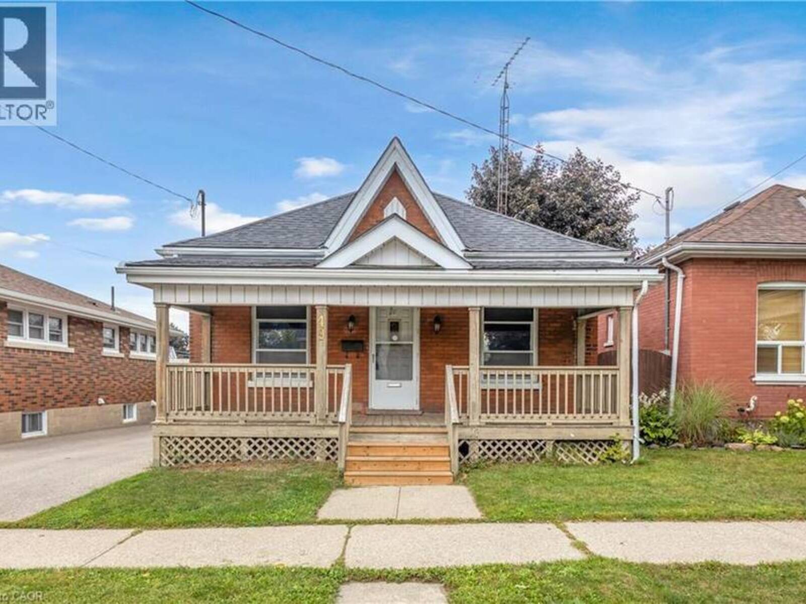 49 MINTERN Avenue, Brantford, Ontario N3S 1K9