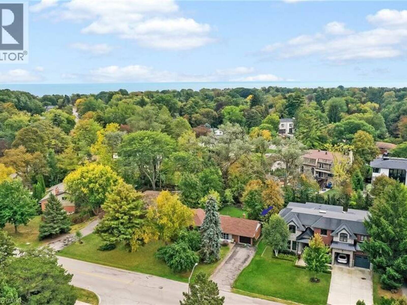 1342 SEDGEWICK Crescent, Oakville, Ontario L6L 1X8