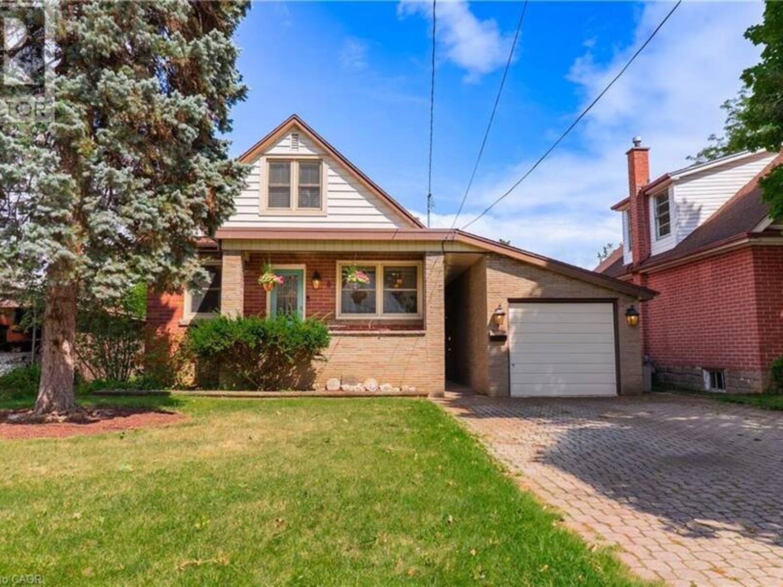 8 CAMERON Avenue, Dundas, Ontario L9H 1P5