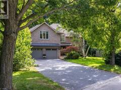 1530 CHASEHURST Drive Mississauga Ontario, L5J 3A8