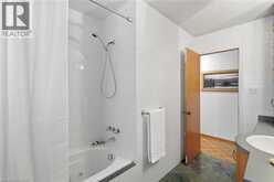 36 ALGONQUIN Court | Hamilton Ontario | Slide Image Twenty-one