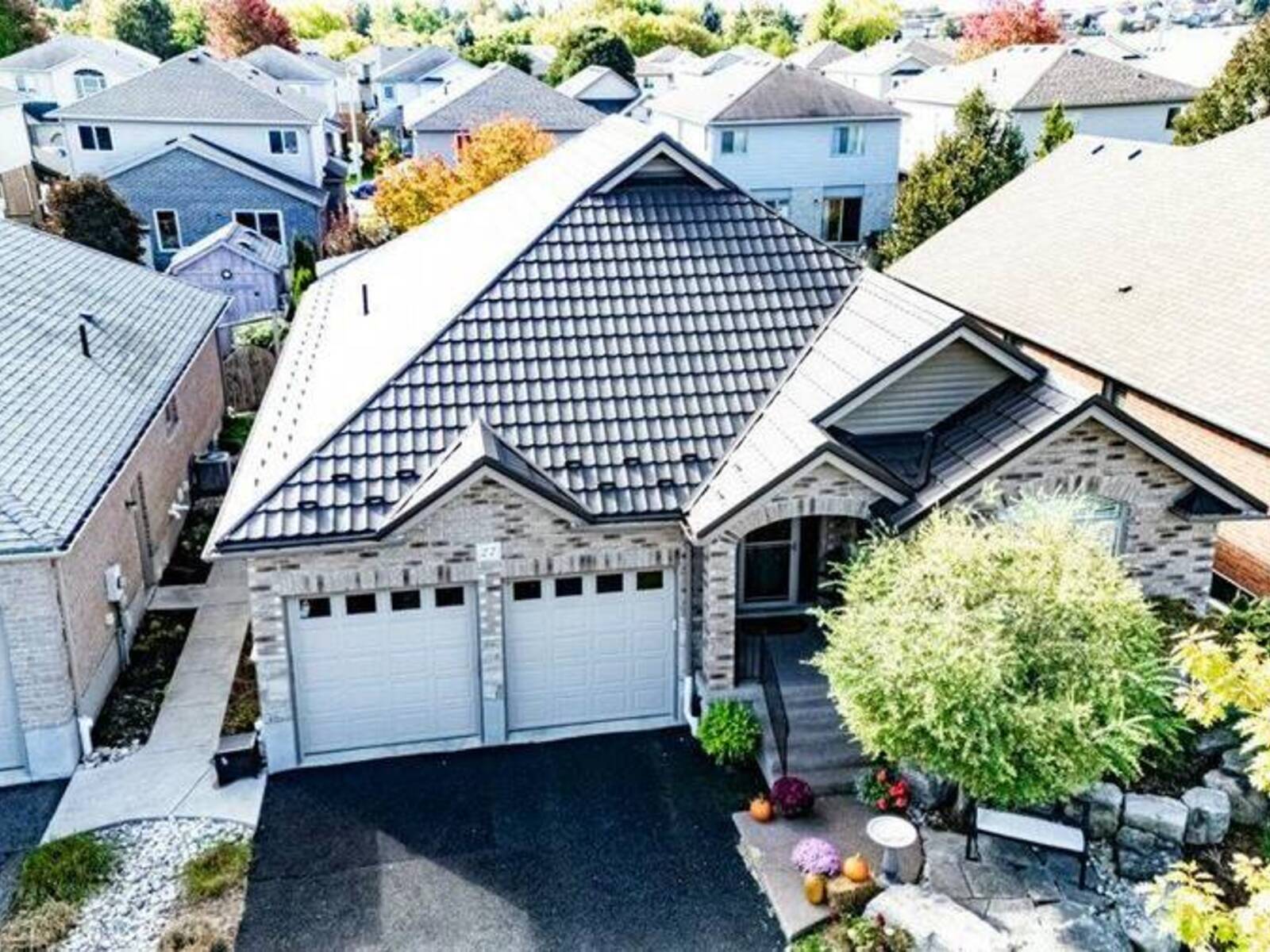 27 CORAL GABLES Crescent, Elmira, Ontario N3B 3P4