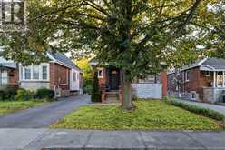 202 HUXLEY Avenue S | Peterborough Ontario | Slide Image Two