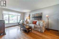 15 CLARE INNIS Court | Caledonia Ontario | Slide Image Eight