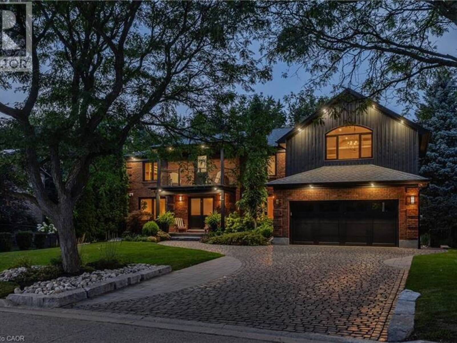 50 ROEHAMPTON Court, Kitchener, Ontario N2A 3L1