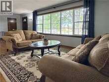 181 MONTCLAIR Crescent | Waterford Ontario | Slide Image Eight