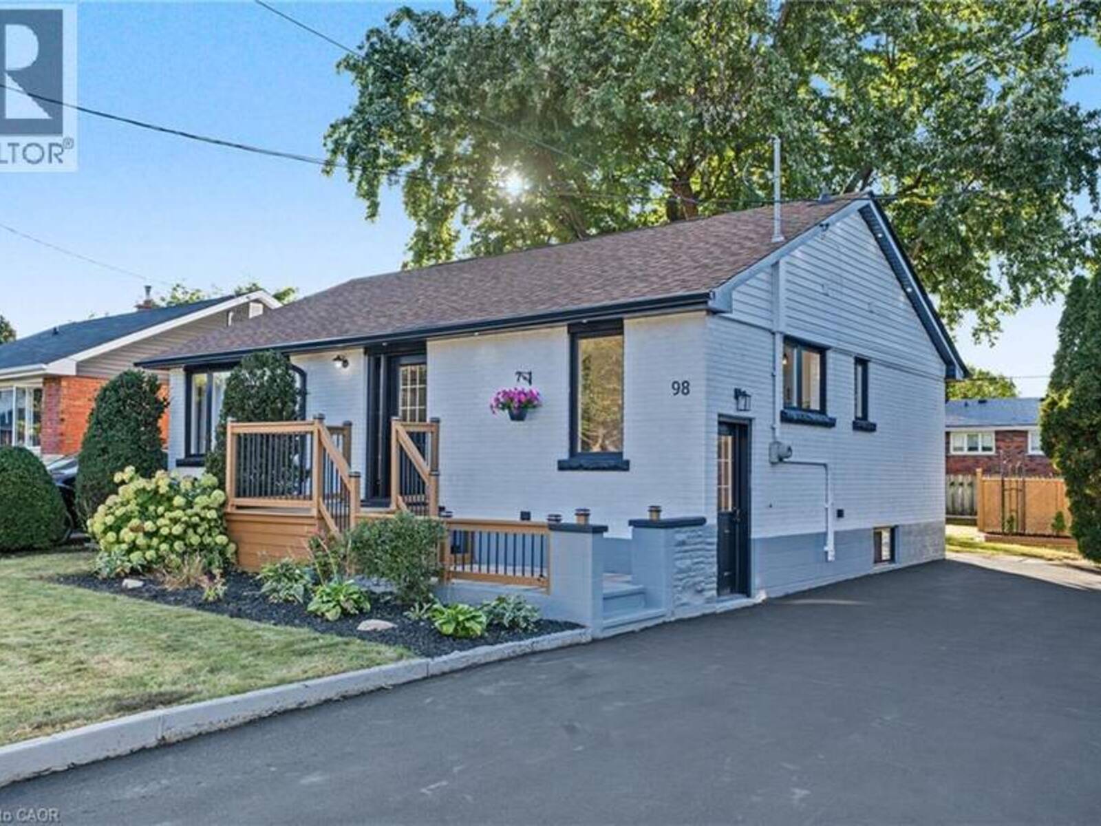 98 WISE Crescent, Hamilton, Ontario L8T 2L8
