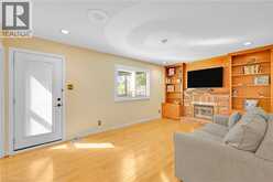 588 LOUISE Drive | Burlington Ontario | Slide Image Eight