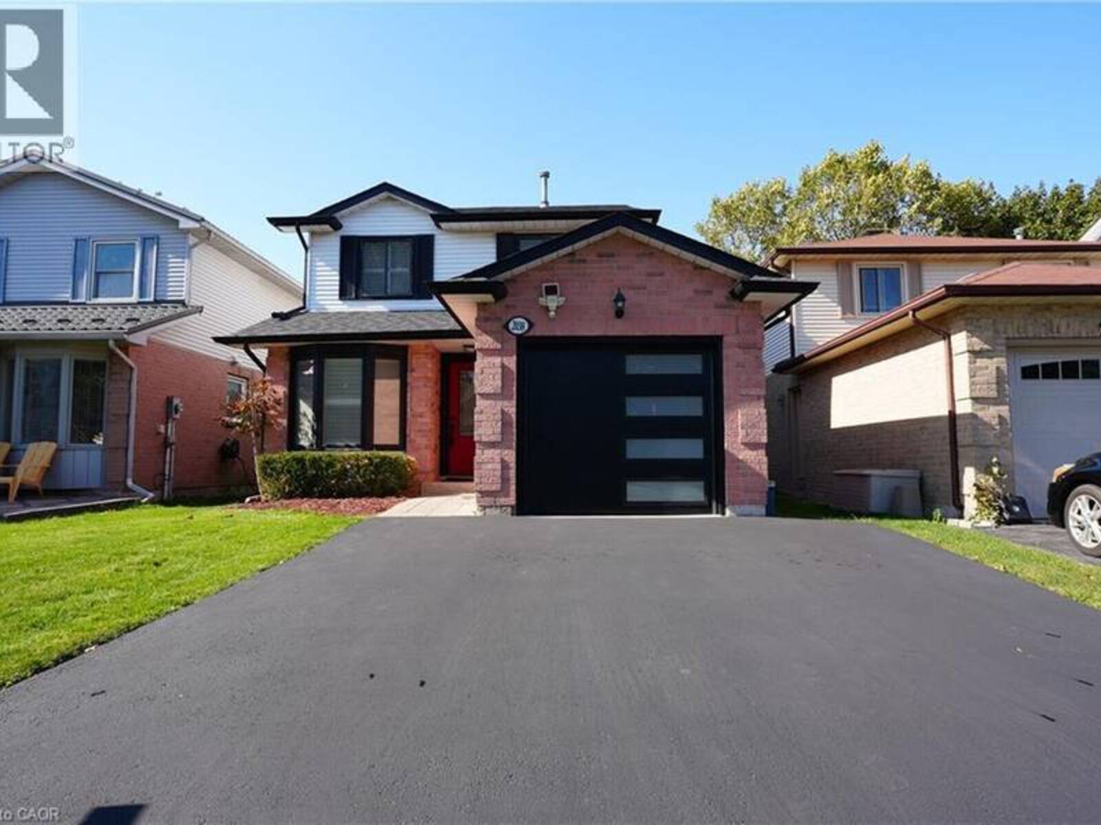 2038 CHRISDON Road, Burlington, Ontario L7M 3W8