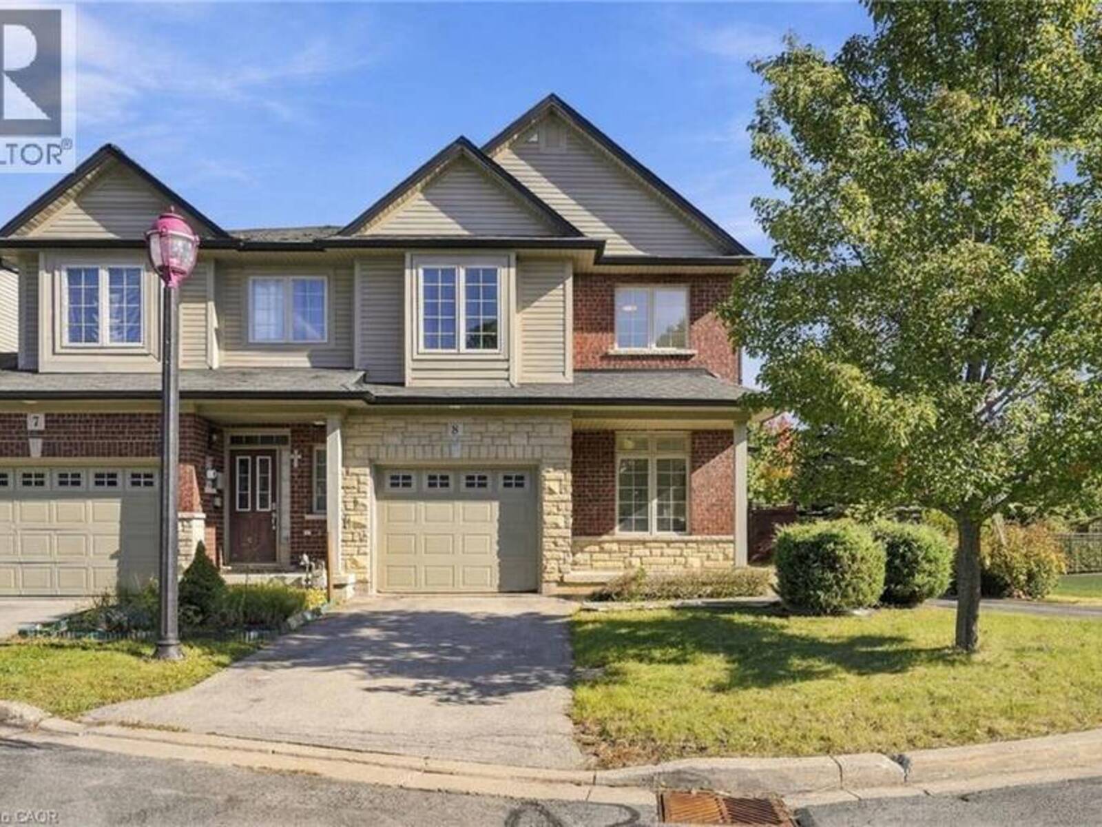 400 STONEHENGE Drive Unit# 8, Ancaster, Ontario L9K 0A2