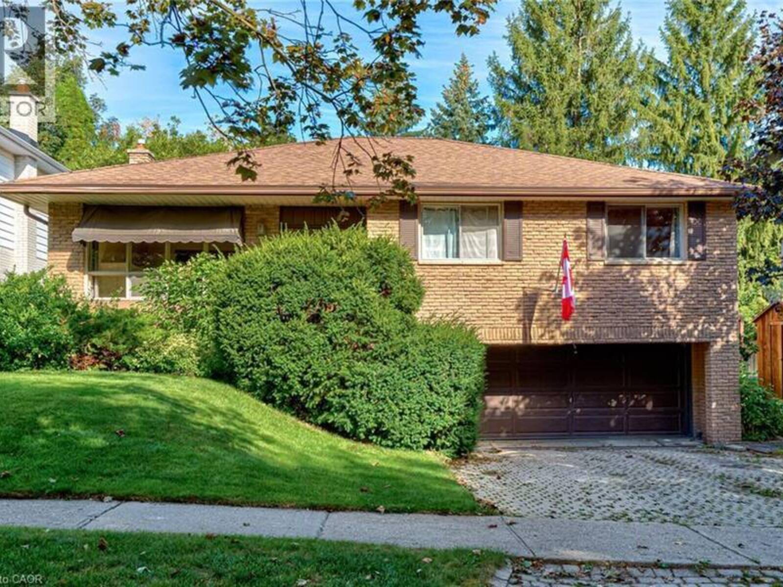 8 BONNYLYN Drive, Kitchener, Ontario N2M 1S6