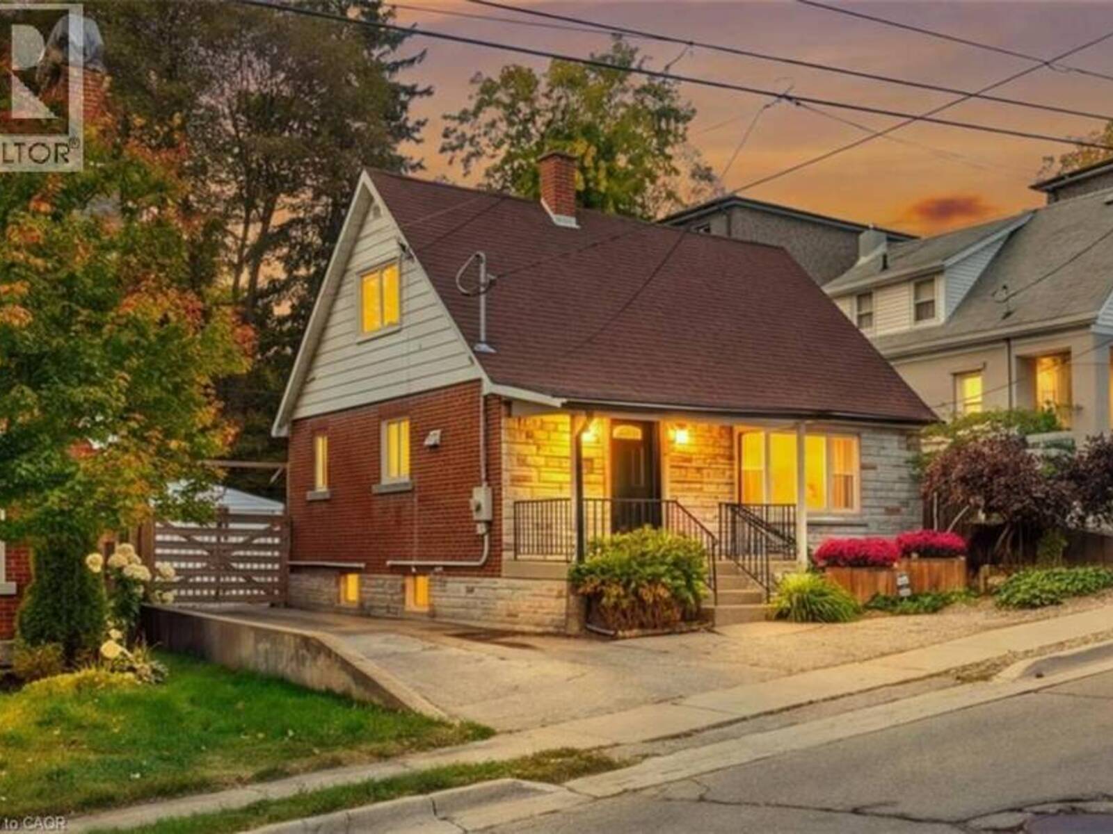 106 CEDAR Street S, Kitchener, Ontario N2G 3L9