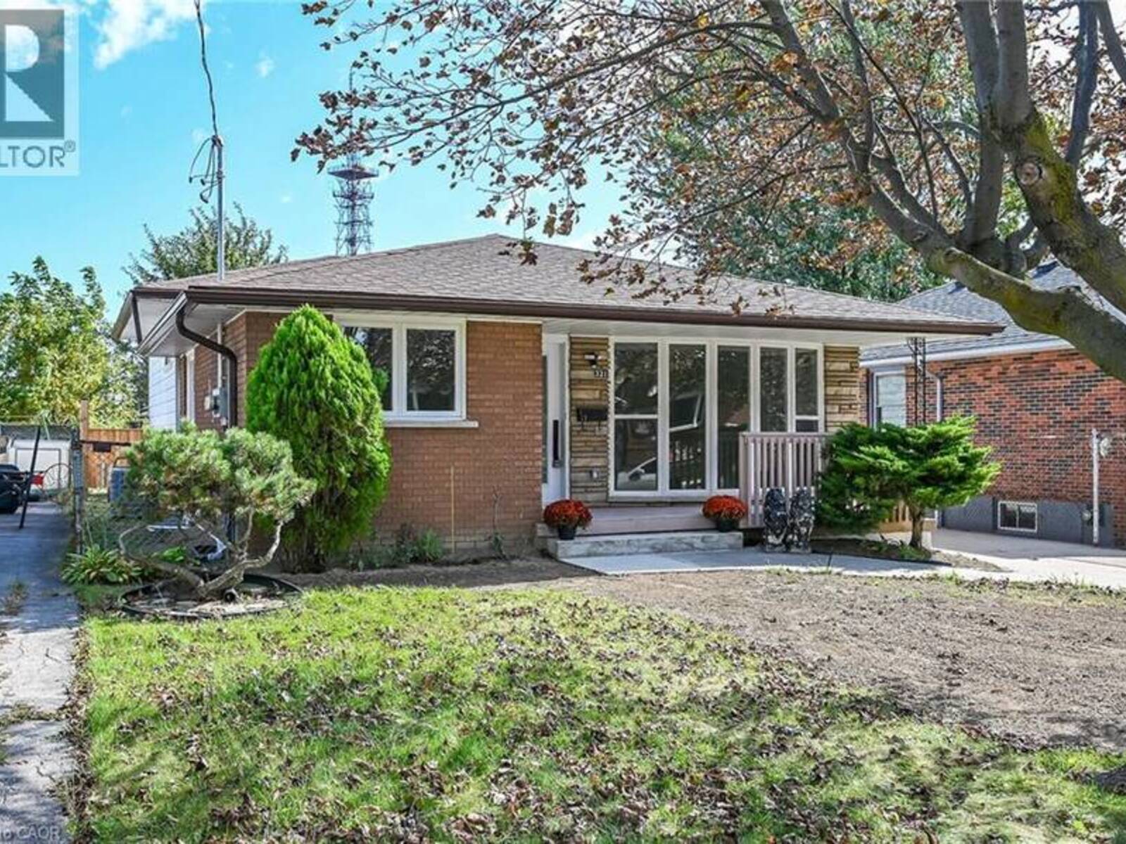 331 EAST 17TH Street, Hamilton, Ontario L9A 4M9
