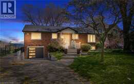 17 WENDAKEE Drive | Hamilton Ontario | Slide Image One
