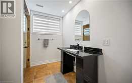 17 WENDAKEE Drive | Hamilton Ontario | Slide Image Thirty-one