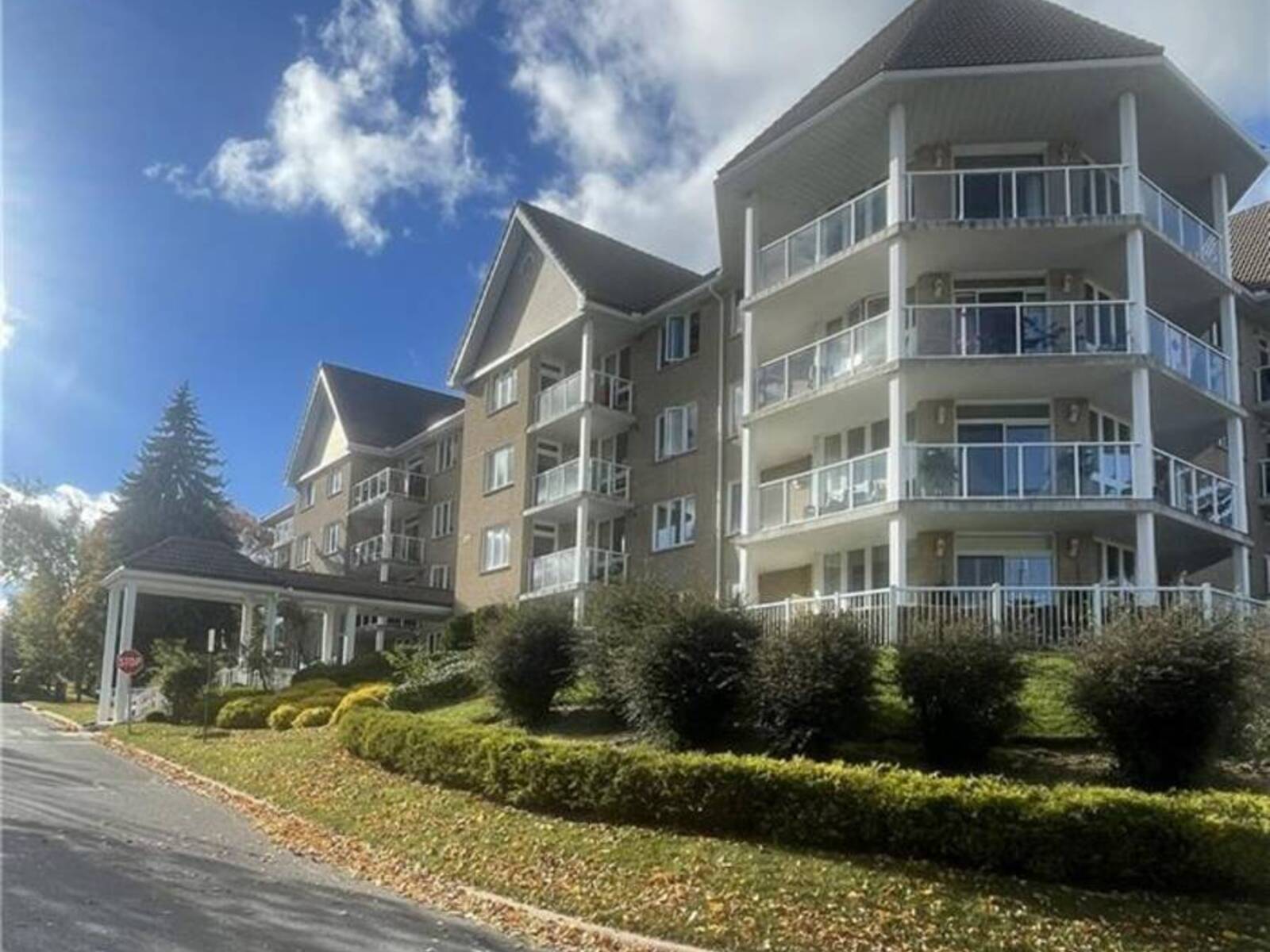 51 RIVERMILL Boulevard Unit# 103, Lindsay, Ontario K9V 6E8