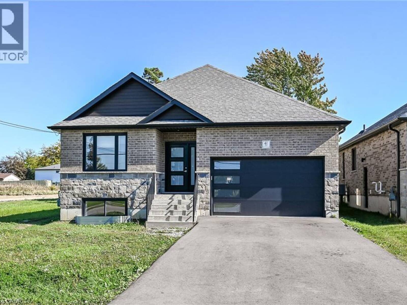 41 ELEANOR Avenue, Hamilton, Ontario L8W 1C7