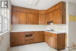 2 LINCOLN Crescent | Guelph Ontario | Slide Image Thirteen