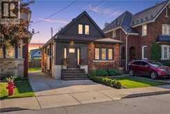 77 HOUGHTON Avenue S | Hamilton Ontario | Slide Image One
