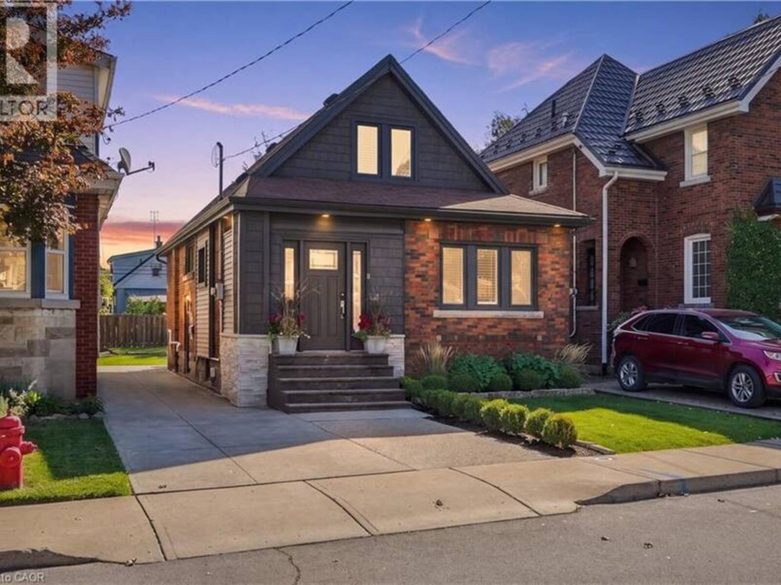 77 HOUGHTON Avenue S, Hamilton, Ontario L8K 2M9