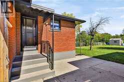 38 DEERHURST Road | Hamilton Ontario | Slide Image Thirty
