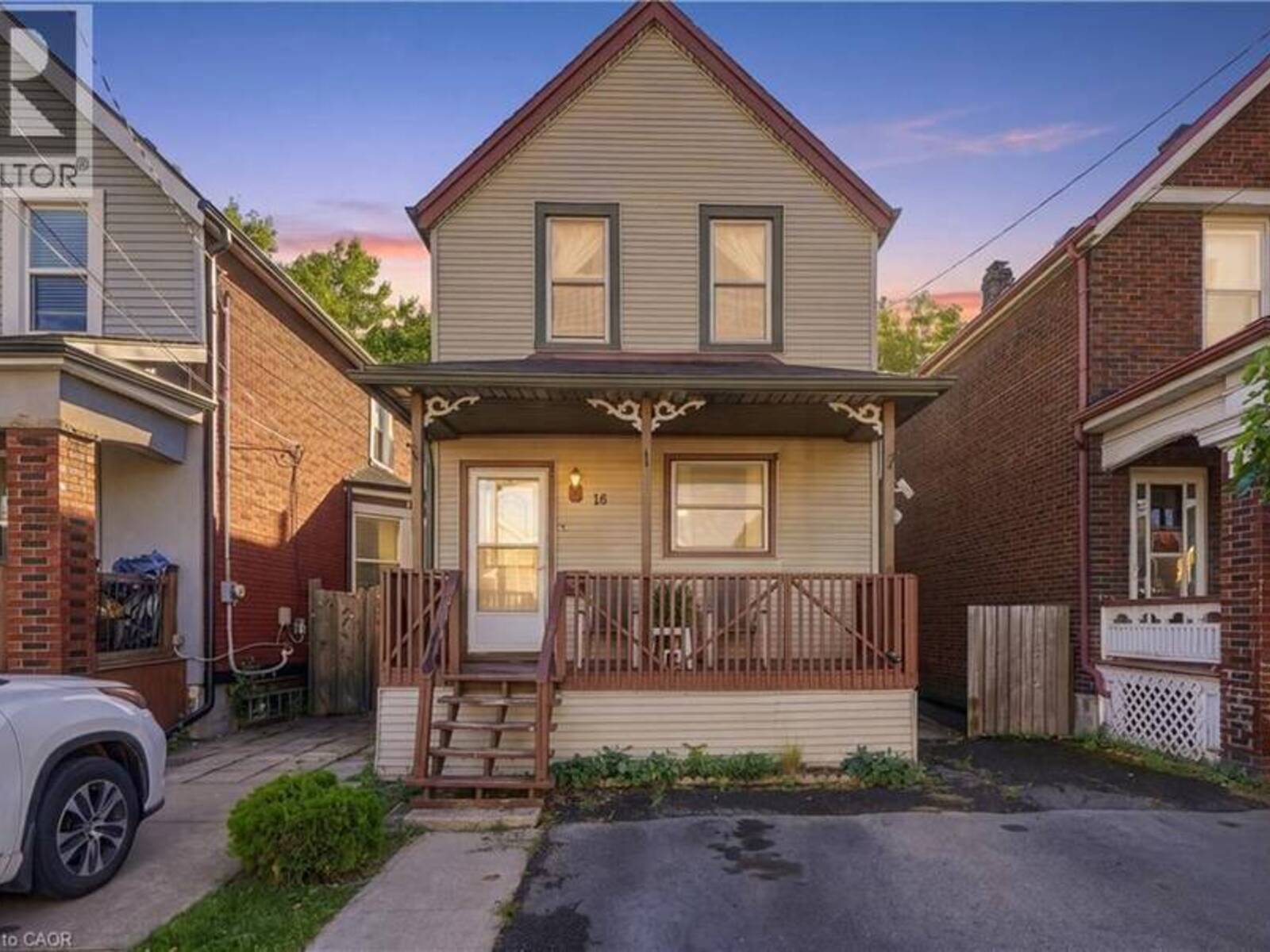 16 ALBEMARLE Street, Hamilton, Ontario L8L 7G3