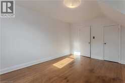 2104 EMERALD Crescent | Burlington Ontario | Slide Image Nineteen