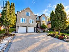 12 SUNDROP Court Ancaster Ontario, L9K 1G5