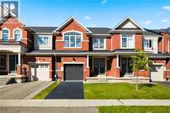7 HEMING Trail | Ancaster Ontario | Slide Image Four