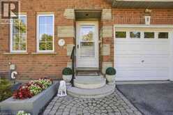 9 KINSMAN Court S | Pelham Ontario | Slide Image Five