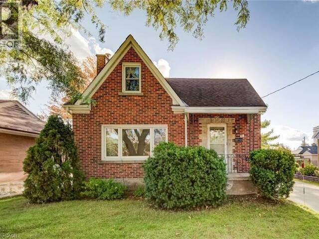 11 CRESTWOOD Avenue Kitchener Ontario, N2H 4K6 - 3 Bedrooms Home For Sale