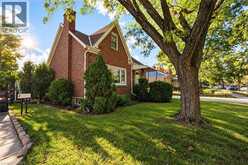 11 CRESTWOOD Avenue | Kitchener Ontario | Slide Image Two