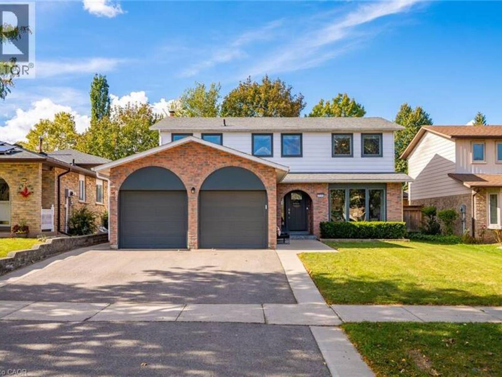 2595 CAVENDISH Drive, Burlington, Ontario L7P 4A9