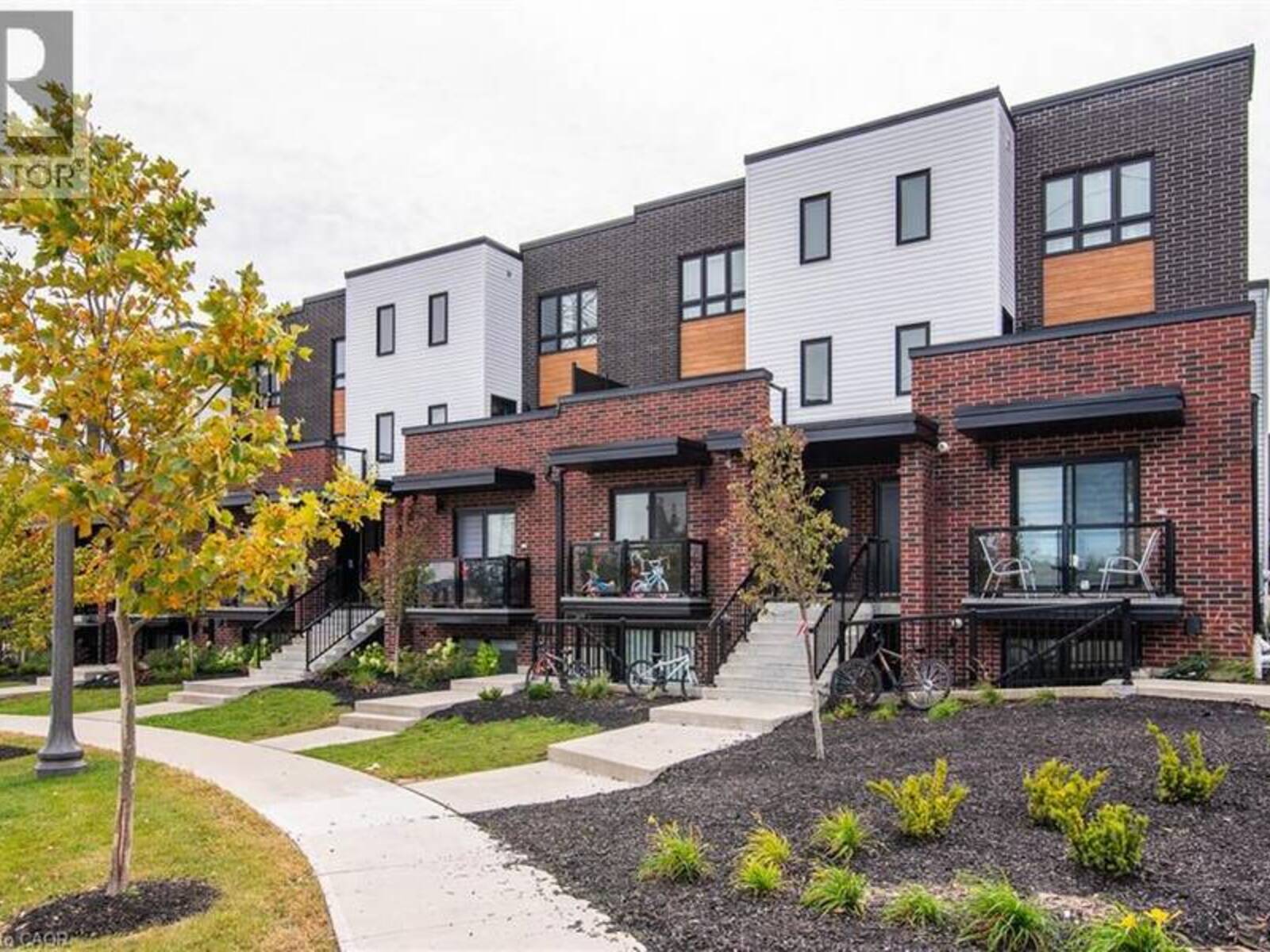 243 CHAPEL HILL Drive, Kitchener, Ontario N2R 1N3