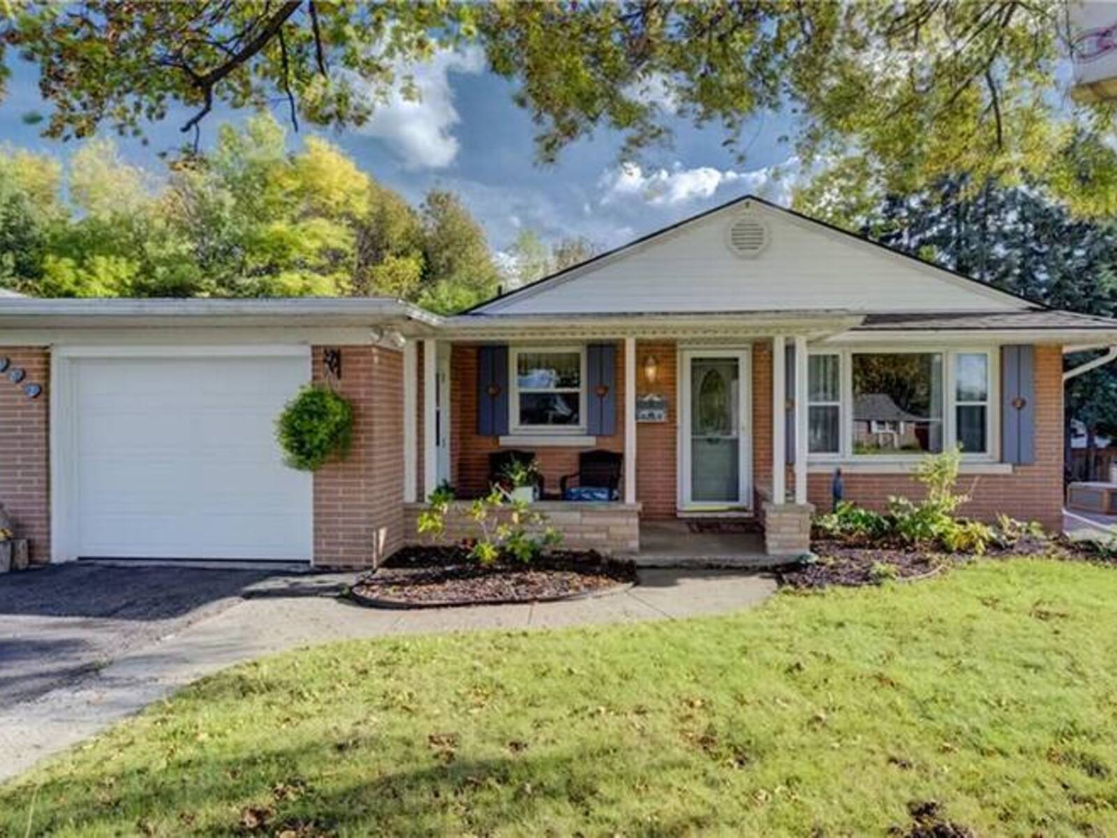 582 GRAND VALLEY Drive, Cambridge, Ontario N3H 2S1