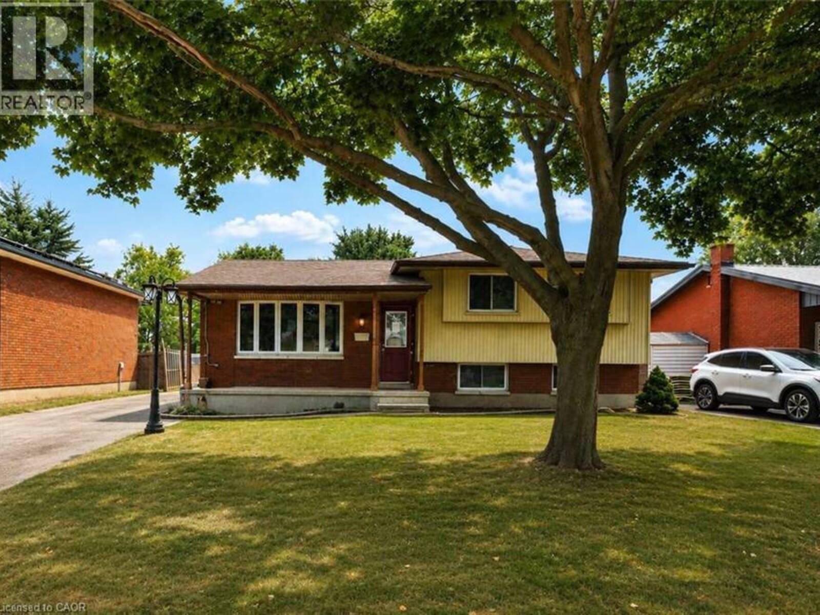 37 EBURY Crescent, London, Ontario N6C 3E1