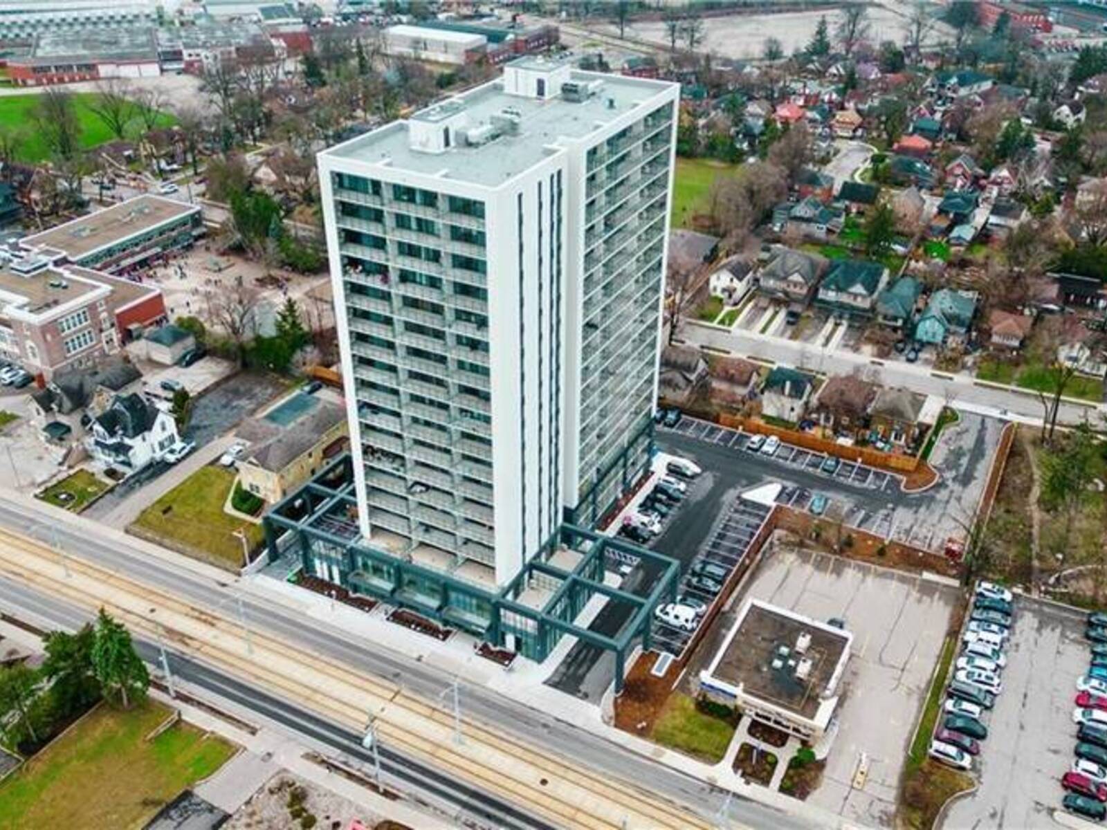 741 KING Street W Unit# 1807, Kitchener, Ontario N2G 1E5