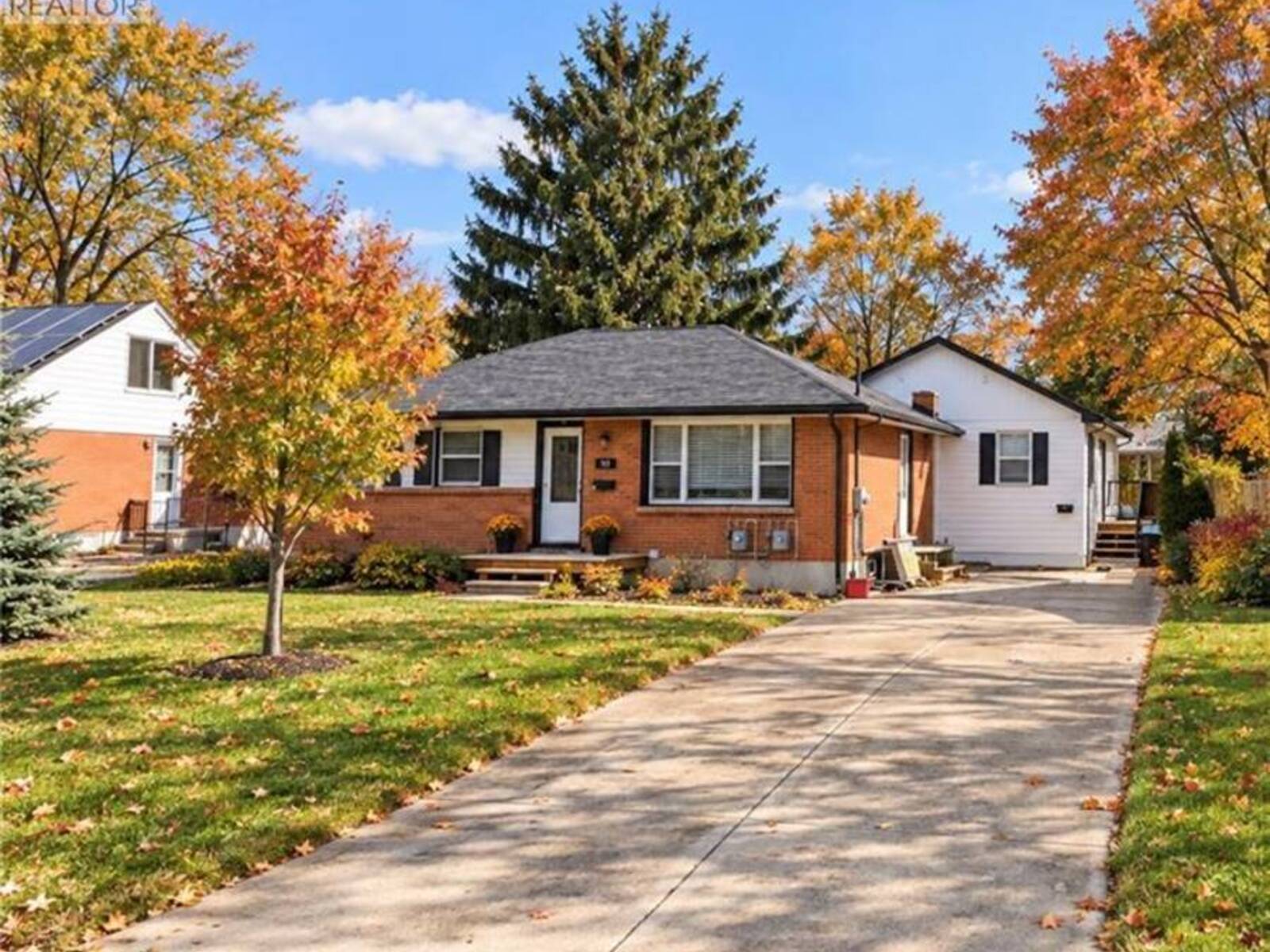 134 OAKSIDE Street, London, Ontario N5Y 1E7